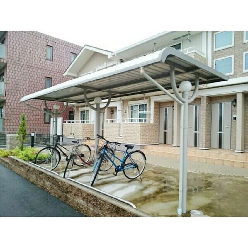 駐輪場 シャーロット