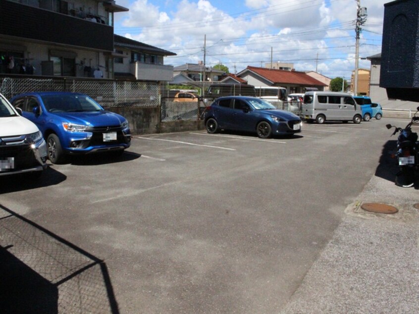 駐車場 コ－ポナリタ