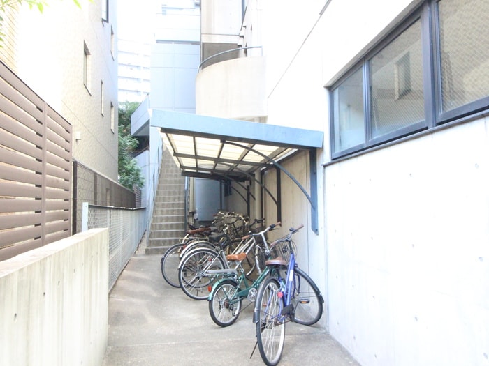 駐輪場 ＮＥＳＰＡＬＤ　ＥＶＥ