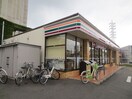 セブンイレブン弥富通1丁目店(コンビニ)まで555m カメリアＡ棟