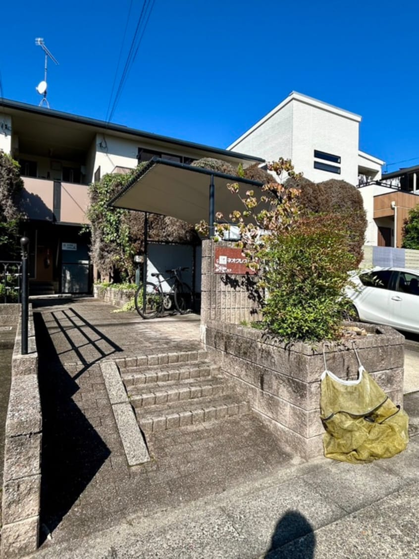 エントランス部分 ネオクレストⅡ