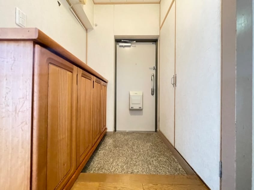 玄関 西一社団地12号棟(505)
