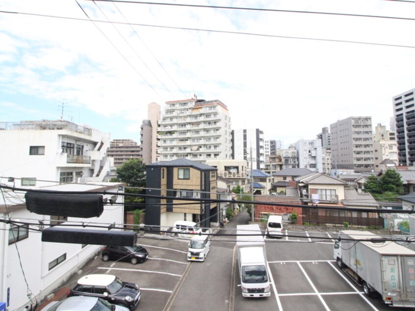 室内からの展望 フラワーセンター管理棟