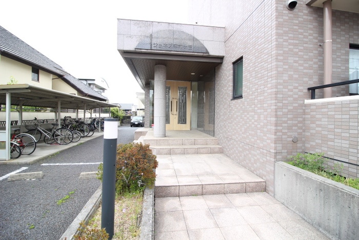 エントランス部分 ジュネス平和が丘