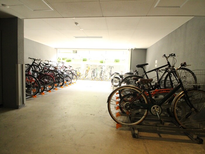 駐輪場 ﾌﾟﾚｻﾝｽ丸の内雅殿(801)