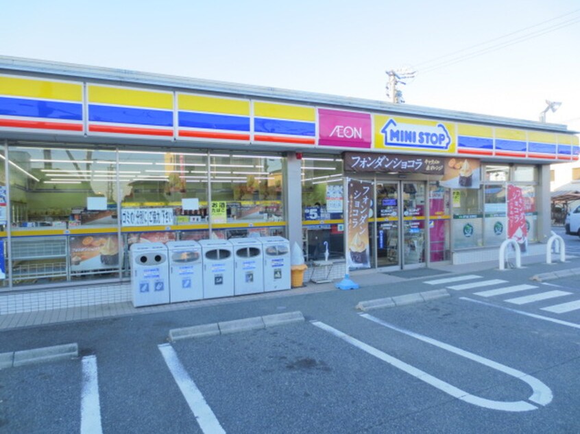 ミニストップ(コンビニ)まで610m ジャ－ラ－マ