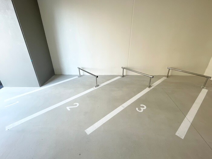 バイク置き場 仮)S-RESIDENCE庄内通駅前curere