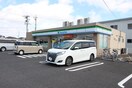 ファミリーマート 知立牛田店(コンビニ)まで1500m ハイム八橋