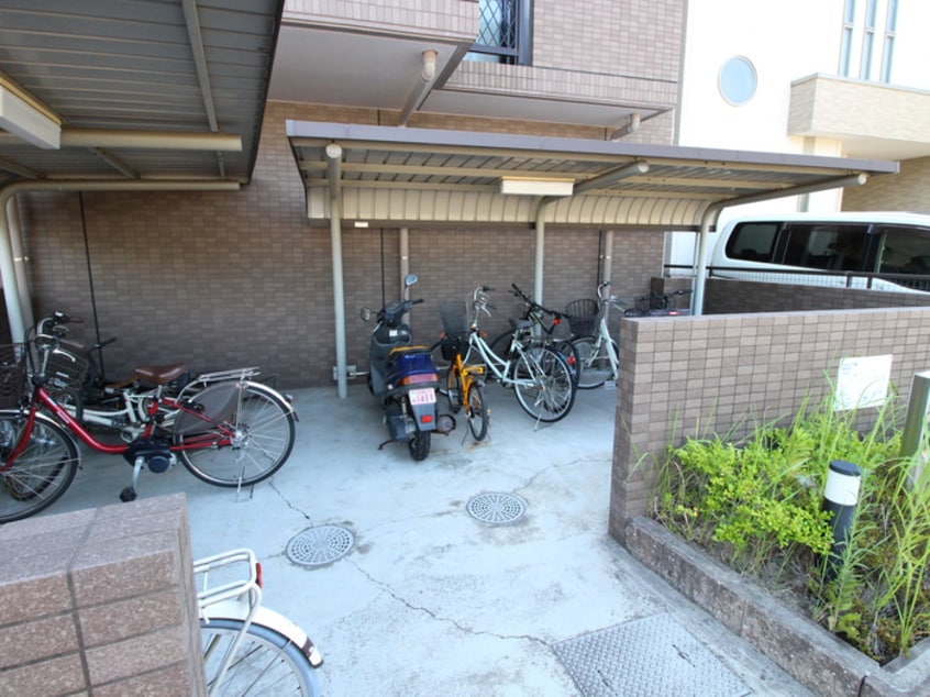 駐輪場 ソフィア荒池