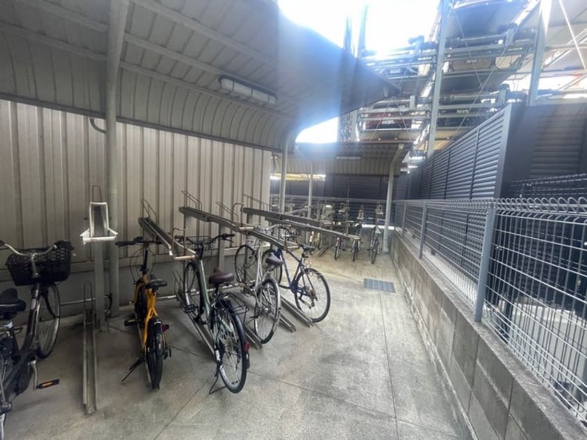 駐輪場 アブレスト原