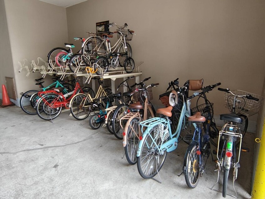 駐輪場 ＥＳＳＥ栄