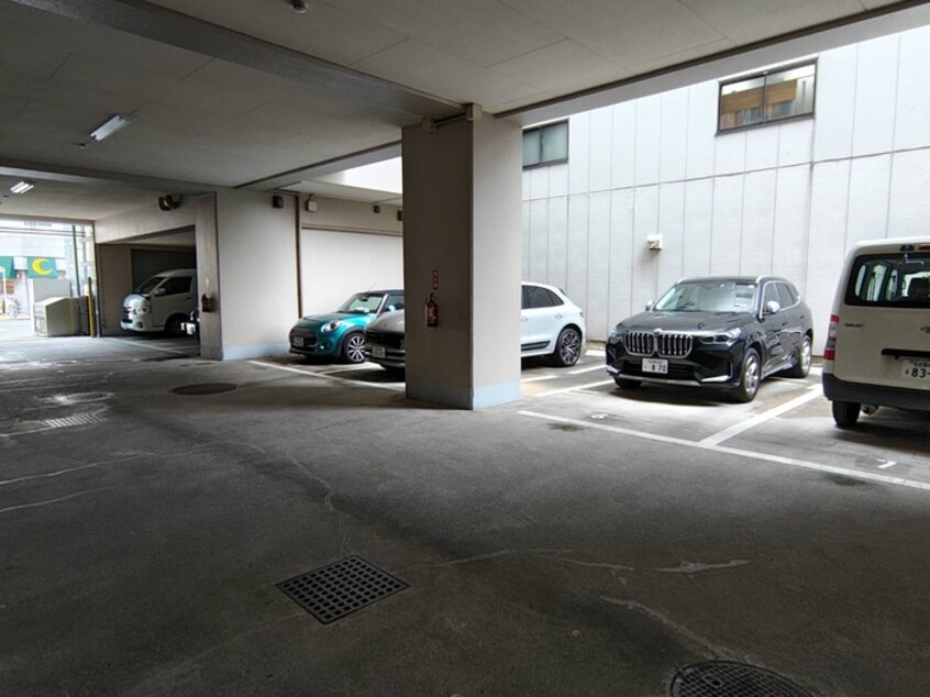 駐車場 ＥＳＳＥ栄