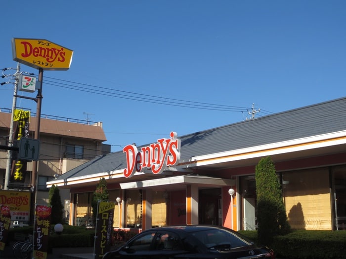 デニーズ(その他飲食（ファミレスなど）)まで740m Ｈａｕｓ ＩＳＥＢＥＲＧ