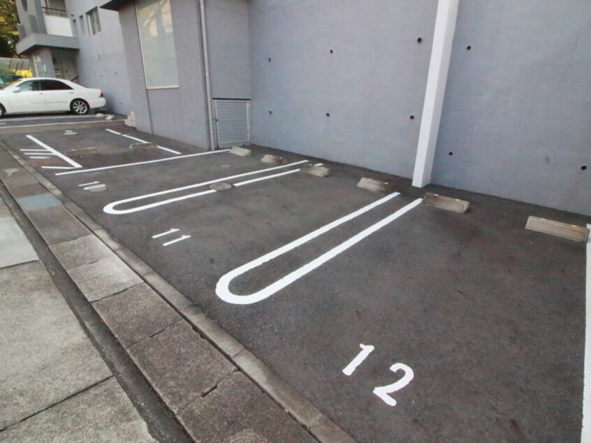 駐車場 パークウエスト上社