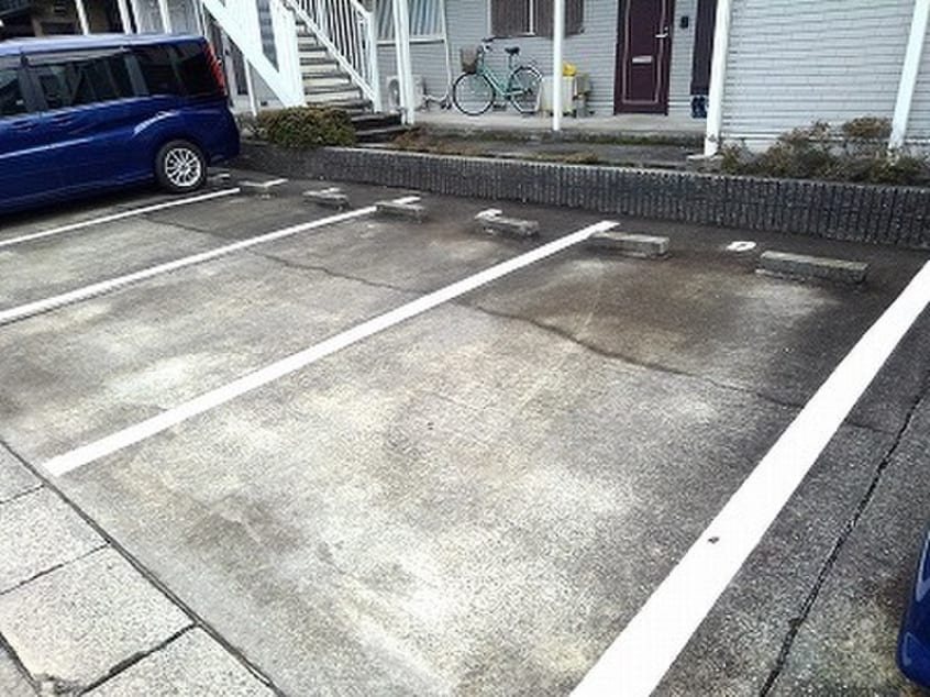 駐車場 エルサンク