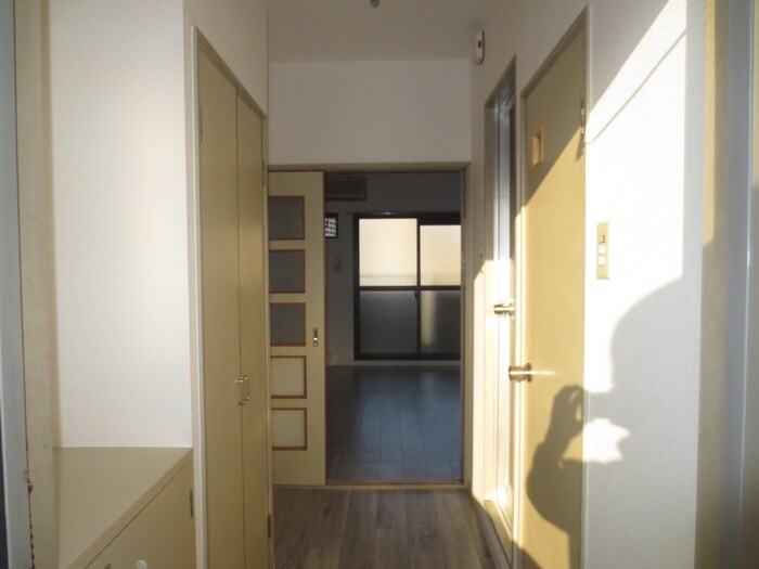 廊下 メゾン・ド・セティエーヌ