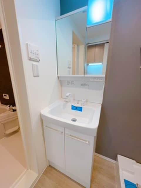 洗面 ＬＥ　ＣＯＣＯＮ守山Ⅲ