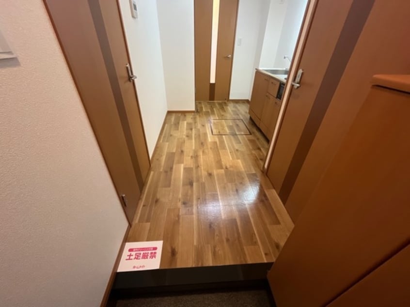 玄関 クレア　トミー