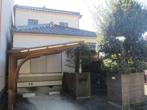高蔵寺町４丁目貸家
