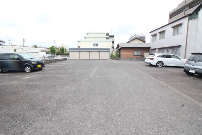 駐車場 芳伊第一ビル