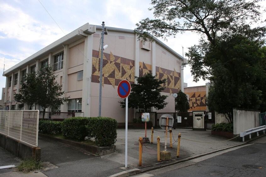 名古屋市千種中学校(中学校/中等教育学校)まで1480m ﾗｲｵﾝｽﾞﾏﾝｼｮﾝ千代田橋(501)