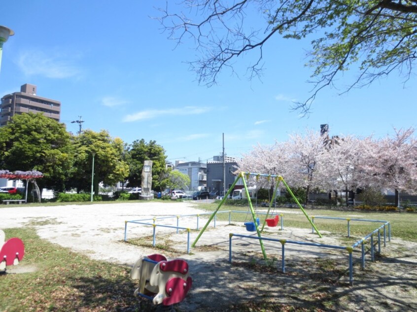 出池公園(公園)まで260m ムーンブライト