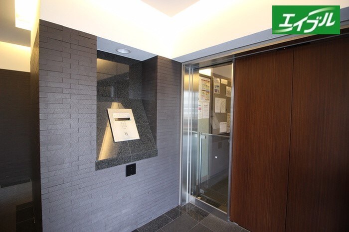 エントランス部分 白壁パークホームズ（302）