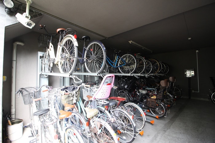 駐輪場 白壁パークホームズ（302）
