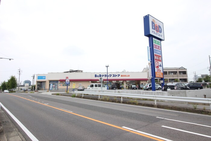 ドラッグストア(ドラッグストア)まで440m サクシ－ド