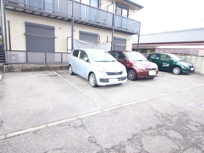 駐車場 ドルフ前山