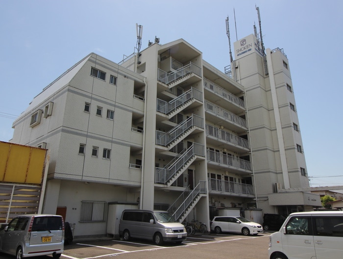 外観写真 ラ・メゾン勝建