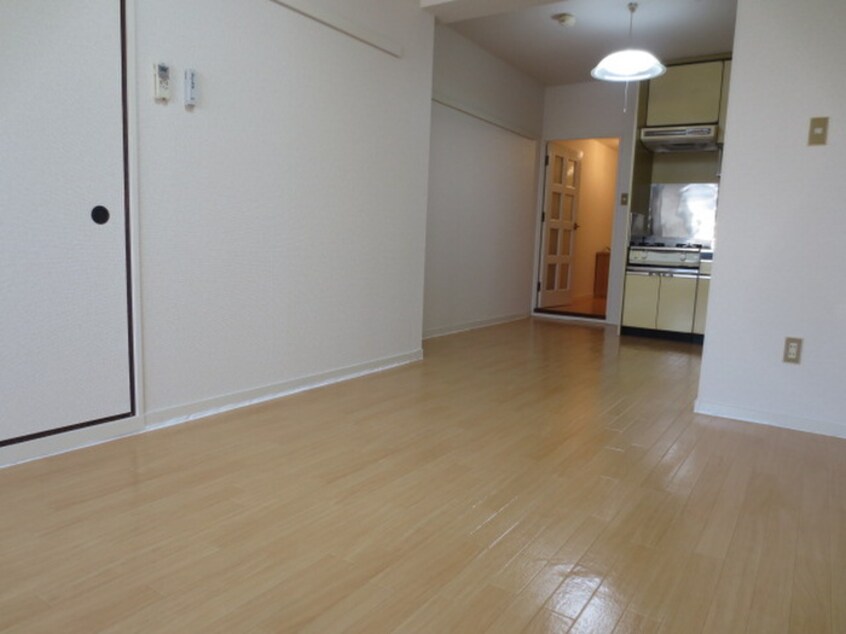 居室 秋月ハイツ