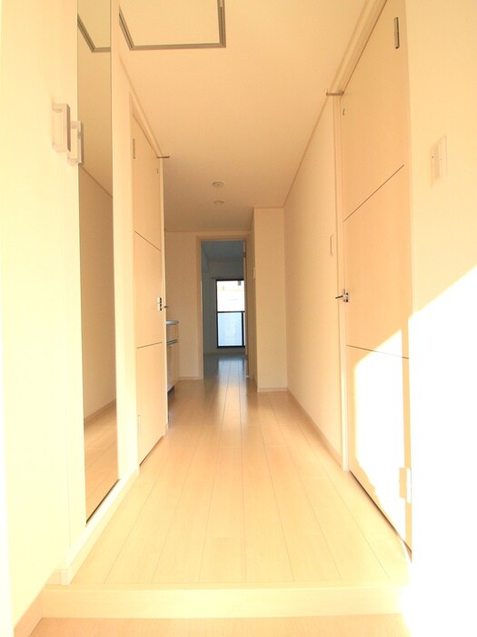 廊下 ブルースカイ