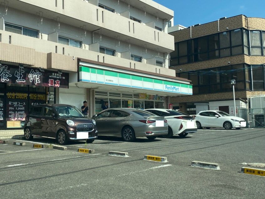 ファミリーマート知立逢妻店(コンビニ)まで200m コーポ西栄