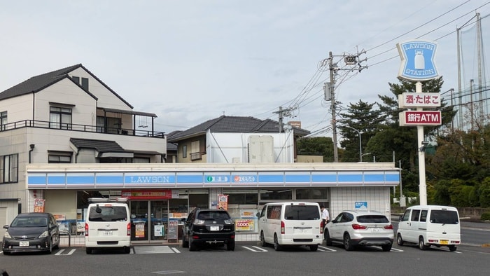 ローソン小坂町店(コンビニ)まで350m コ－ポフジヤ