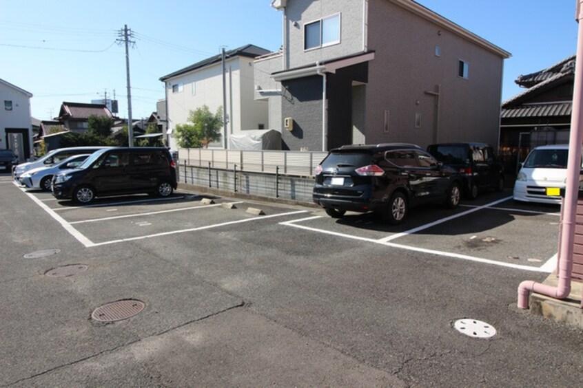 駐車場 エクセルハイム中山