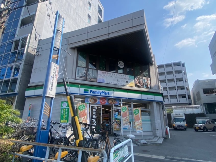 ファミリーマート星が丘元町(コンビニ)まで457m ﾗｲｵﾝｽﾞﾏﾝｼｮﾝ星ヶ丘(501)
