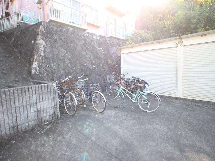 駐輪場 ビューハイツ有松 ＡＢ