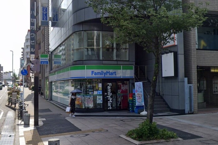 ファミリーマート泉1丁目店(コンビニ)まで44m パ－クサイト泉