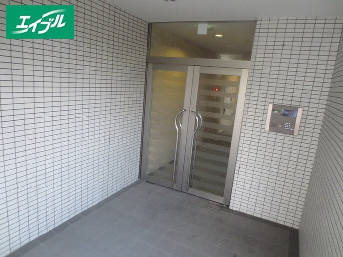 エントランス部分 サンマ－ル金山南