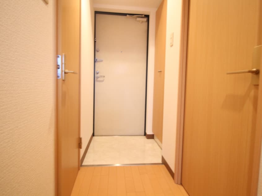 玄関 サンマ－ル金山南