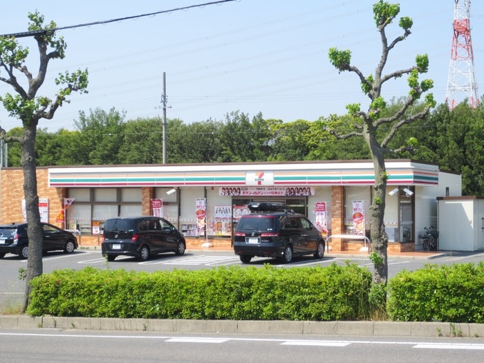 セブンイレブン　下市場6丁目店(コンビニ)まで420m メープルハウス