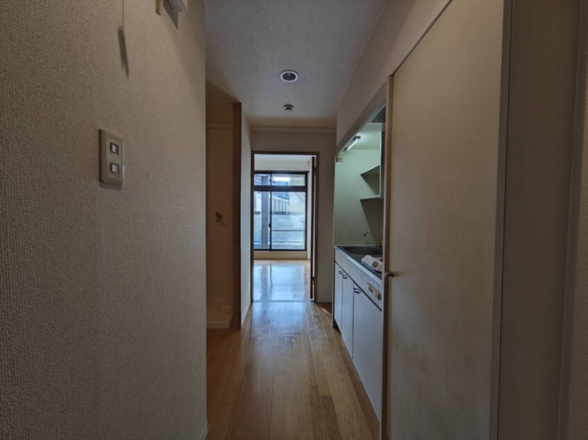 廊下 エスタシオン新栄