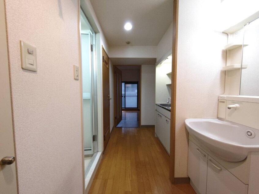 廊下 エスタシオン新栄