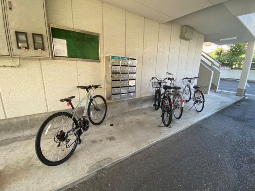 駐輪場 ユ－ハウス八事