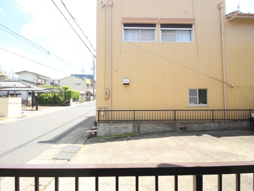 室内からの展望 ム－ニ－　一つ山