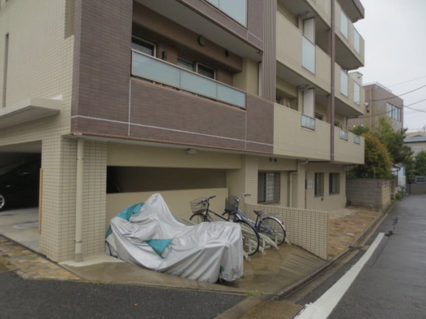 駐輪場 セルリア－ナ千種