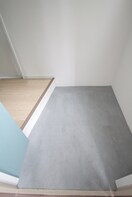 玄関 カヤノビル