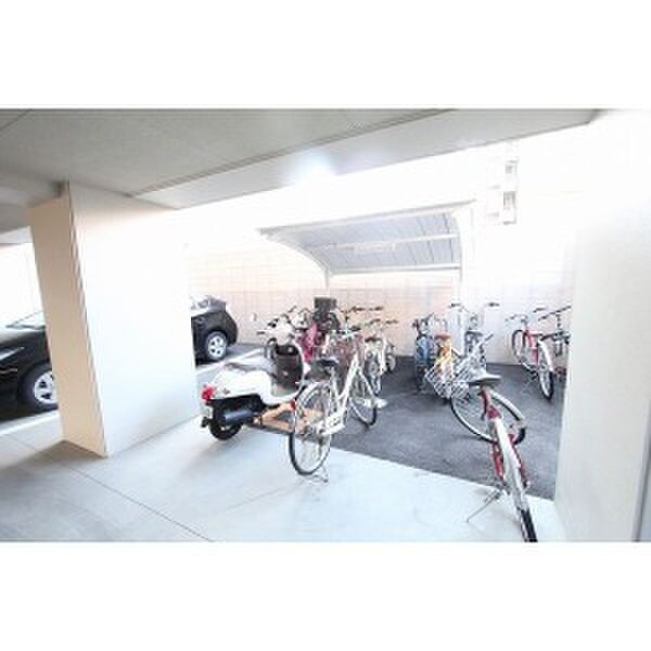 駐輪場 The Sengen Terrace