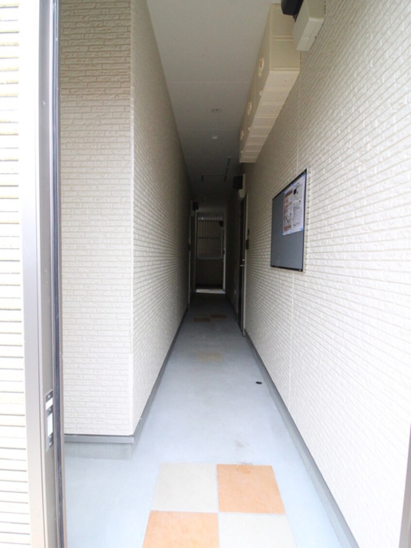 エントランス部分 クレインハイツ本陣